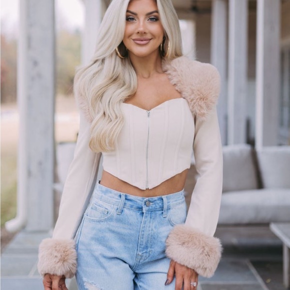 Tops - Long sleeve cute winter top